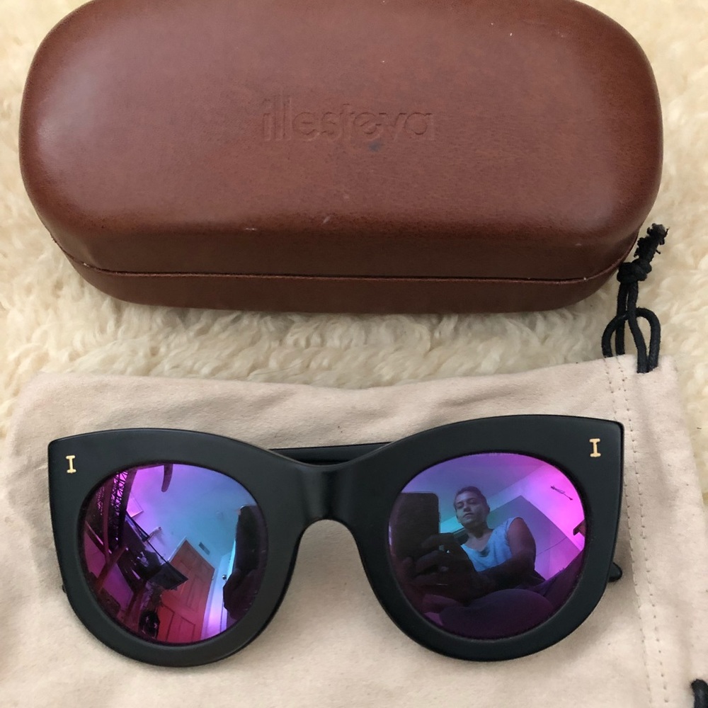 ❌SOLD❌ ILLESTEVA Boca sunnies